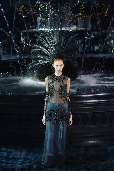 Look 9